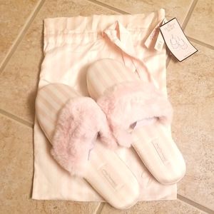 Victoria secret slippers size medium 7/8